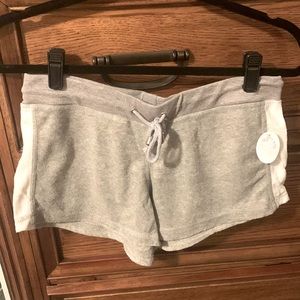 Bay beauty short new with tags. Size Large